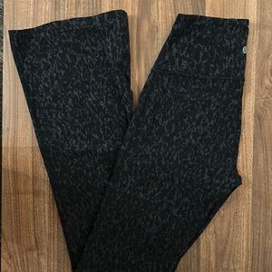 🍋 Lululemon Groove Super-High-Rise Flared Pant Nulu